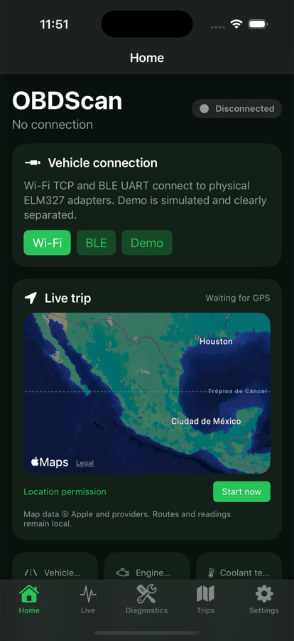 Pantalla de inicio de OBDScan en un iPhone: estado de conexión, tarjeta de conexión con Wi-Fi, BLE y Demo, y mapa del viaje en vivo.
